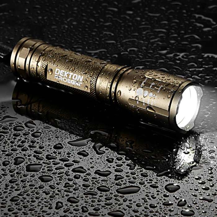 DEKTON Pro Light XP400 Performance Torch - 400 Lumens / 350m Distance