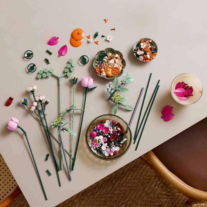 LEGO 10342 Botanicals Pretty Pink Flower Bouquet