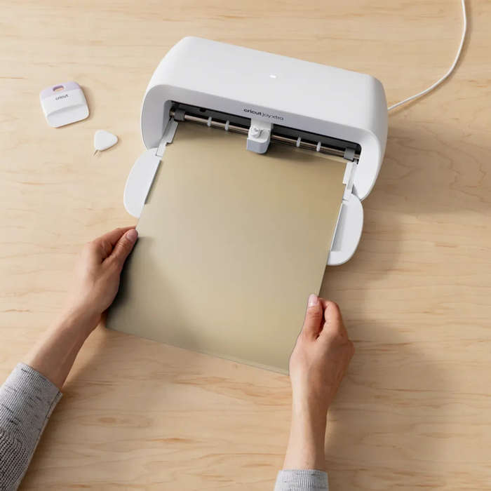 2010379 - Cricut Smart Vinyl Permanent Joy Xtra 24;1x91cm (Mat Champagne)
