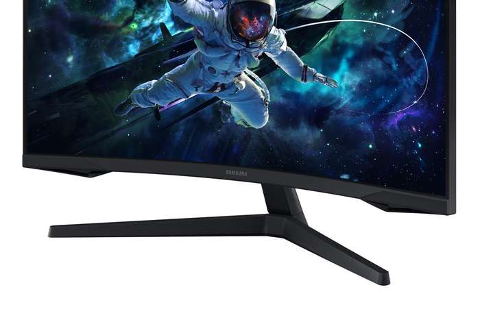 SAMSUNG LS32CG552 16:9 2560 x1440 1000R Borderless VA 165Hz MPRT 1ms  FreeSync Premium  Simple