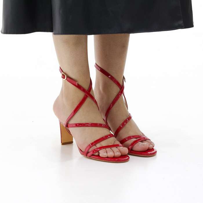 Square block 7.5 cm heel strippy sandal in patent pu