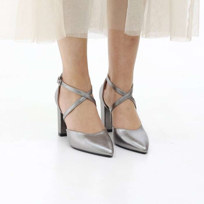 Fomo block 8.5 cm  heel open waist cross over belts