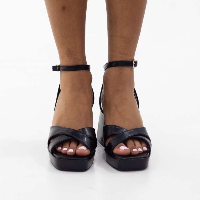 Udoka one band sandal on 7.5cm platform heel black