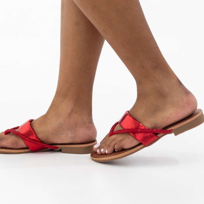 RagCo diamante thong on a flat unit red