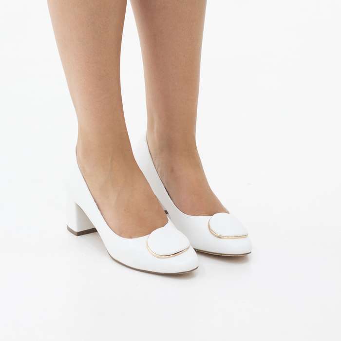 Belinha 6cm heel comfy court shoe with a round trim