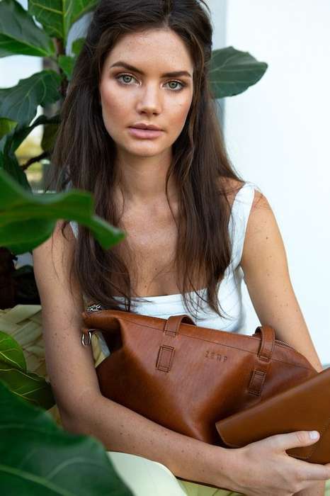 Zemp Molokai On-The-Go Handbag | Waxy Tan