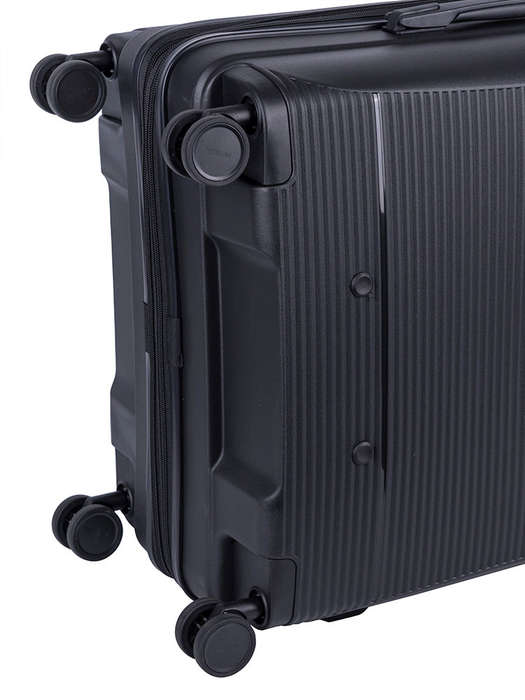 Cellini Qwest Medium 4 Wheel Trolley Case Black