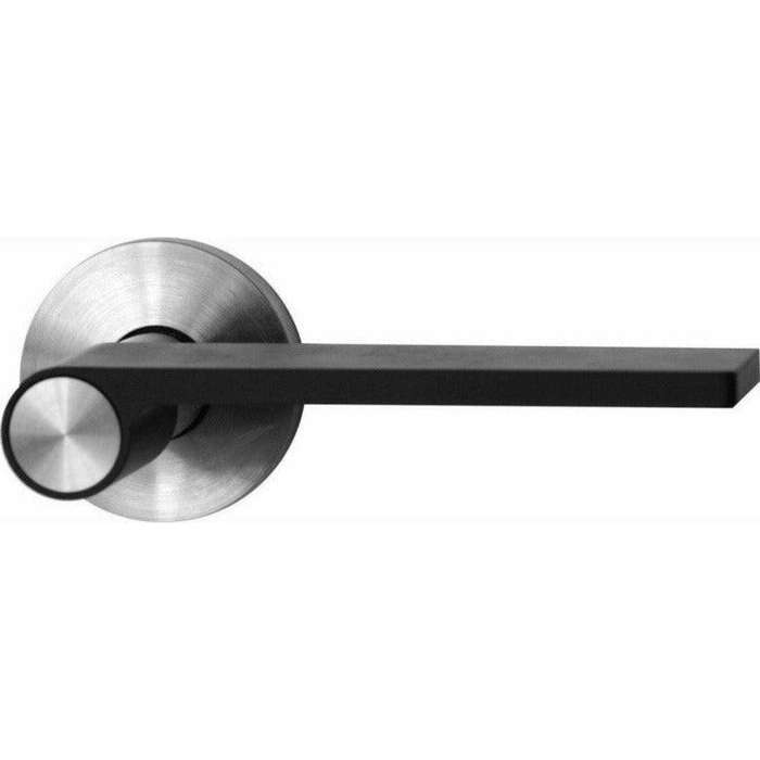 "Outline" - stainless steel door handles on rose