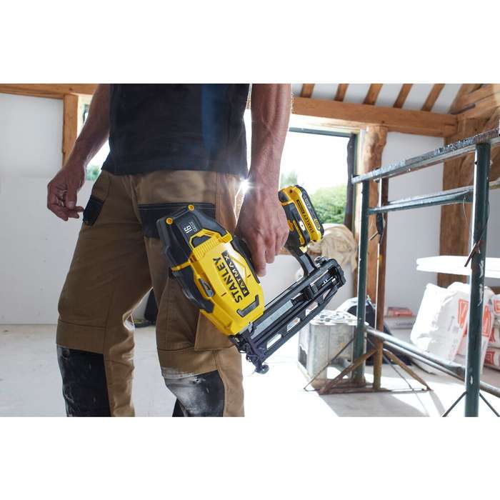 STANLEY FATMAX V20 16G NAILER 2 X 2.0AH KB | SFMCN616D2K-QW