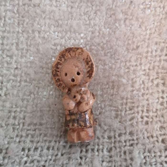 Ceramic Rustic Girl with Flower (Miniature, suitable for Printer's Tray)
