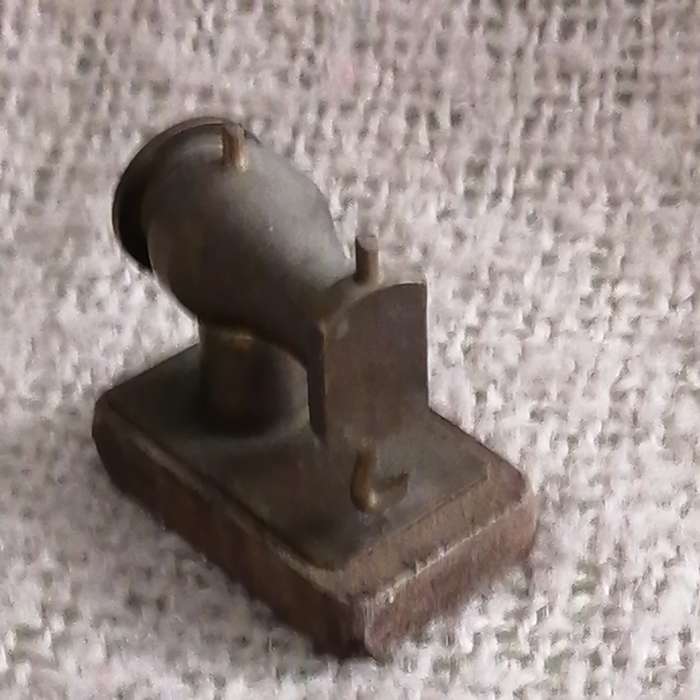 Sewing Machine (Miniature, suitable for Printer's Tray)
