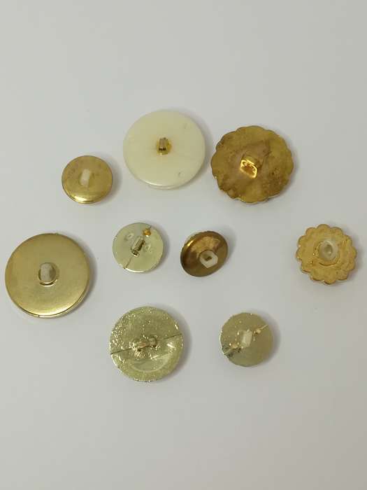 Odd Assortment of Shank Buttons (Assortment)