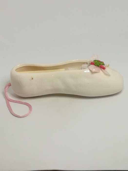 Small Single Pink Ceramic Ballet Slipper