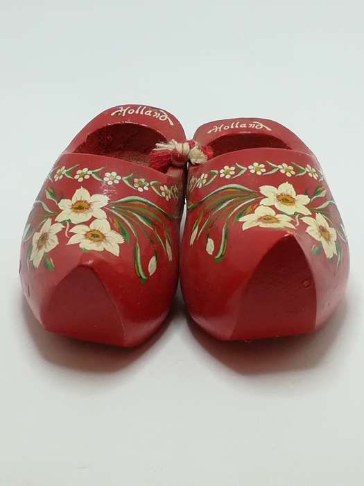 Miniature Wooden Red Clogs Flower Painting (Holland) (Miniature, suitable for printer's tray)