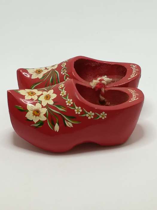 Miniature Wooden Red Clogs Flower Painting (Holland) (Miniature, suitable for printer's tray)