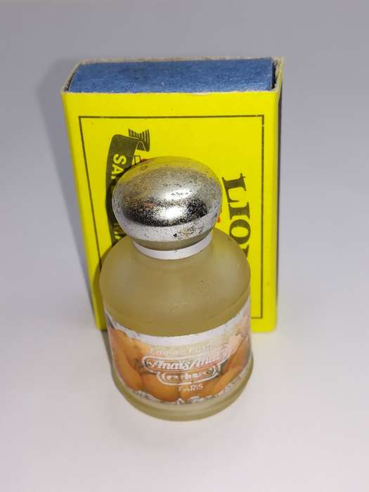 Miniature Perfume Bottle: Anais Anais - Cacharel (7ml)