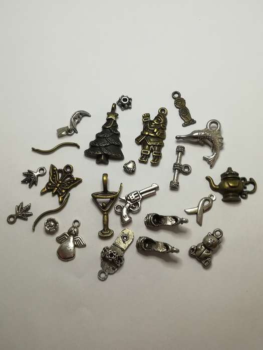 Charm Dangle: Mixed Lot (24 Items)