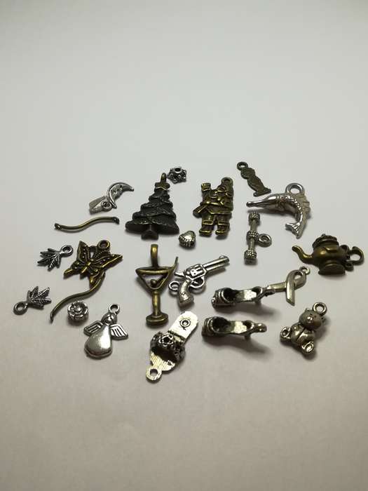 Charm Dangle: Mixed Lot (24 Items)