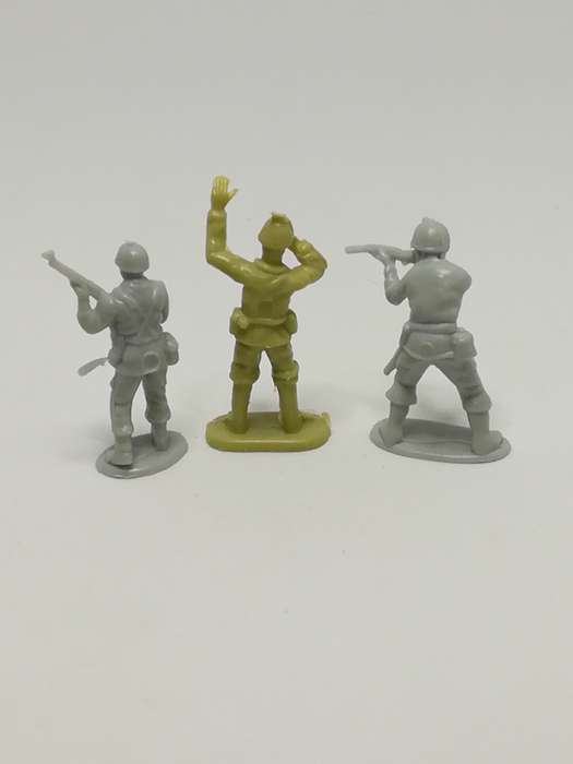 Miniature Soldiers Preparing For War (Miniature, suitable for printer's tray)