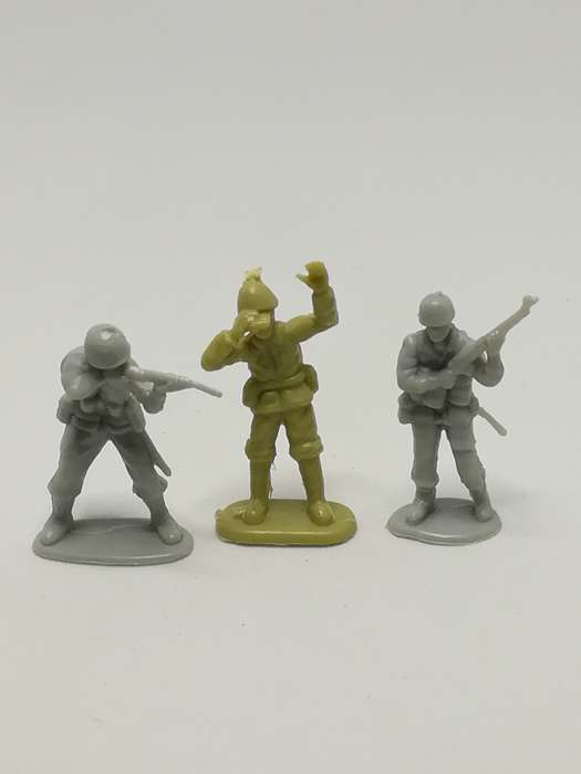 Miniature Soldiers Preparing For War (Miniature, suitable for printer's tray)