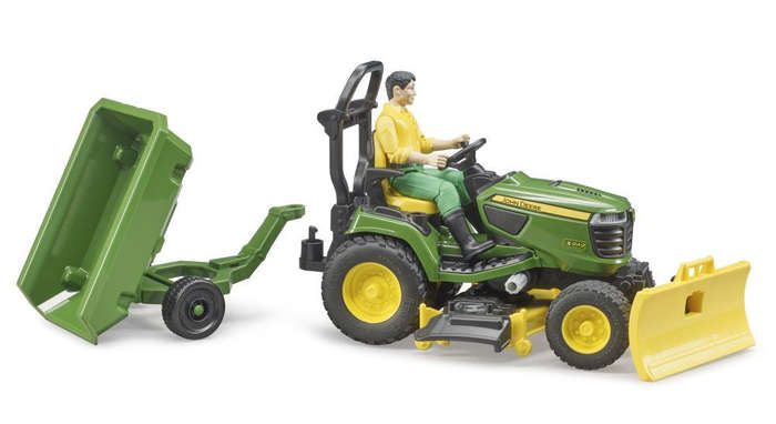 John Deere Lawn Tractor with Trailer Bruder