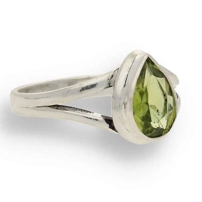 Contemporary Sterling Silver Peridot Ring - Split Shank Design with Teardrop Gemstone