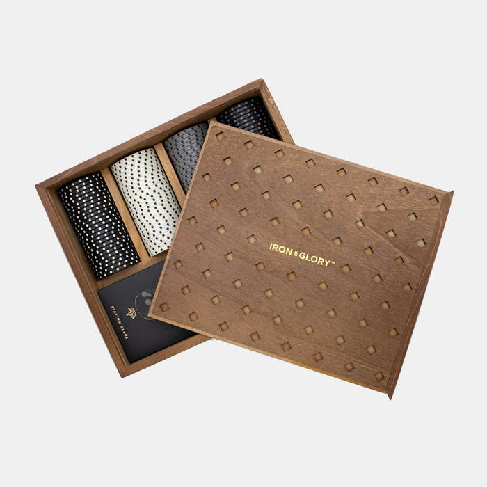 Dead Man's Hand Deluxe Poker Gift Set