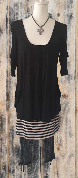 Black & stone mini skirt