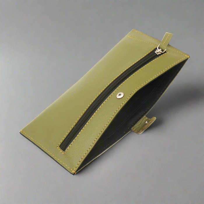 Sleek Green Leather Ladies Wallet