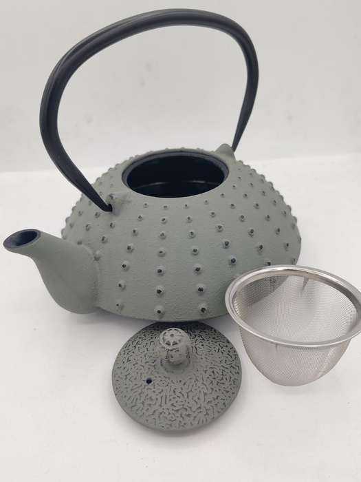 The Cildan Tea Merchant Cast Iron Teapots 800ml