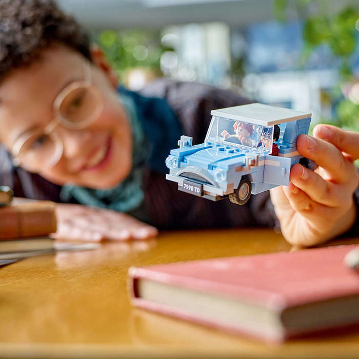 LEGO® 76424 Harry Potter - Flying Ford Anglia