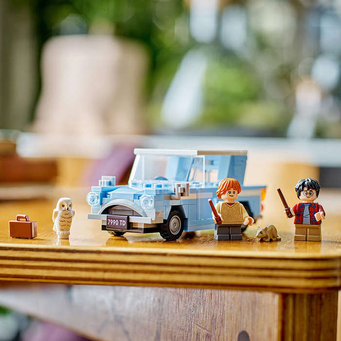 LEGO® 76424 Harry Potter - Flying Ford Anglia