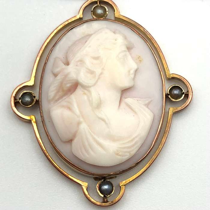 Antique Edwardian Rose Gold Cameo Pendant
