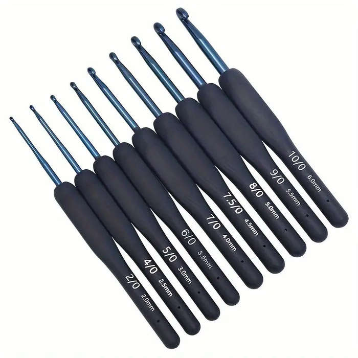 Wool & Wonder - Ergonomic Aluminium 9 Piece Crochet Hook Set Navy Blue