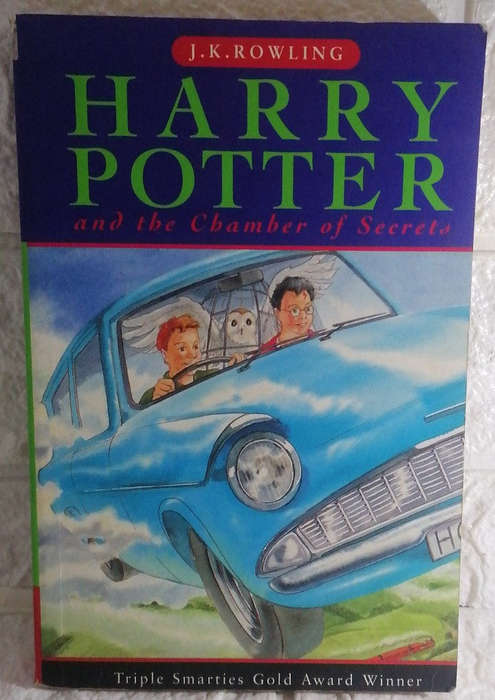 Harry Potter and the Chamber of Secrets (Harry Potter, #2) (Inc. Staff Rowling)