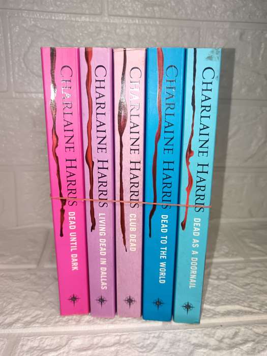 True Blood Series / The Sookie Stackhouse Series (Books 1 - 5) (Charlaine Harris)