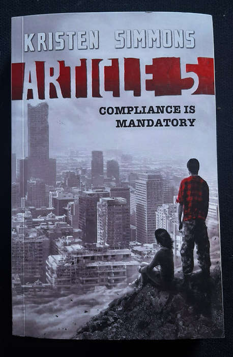Simmons, Kristen - Article 5 (Article 5 #1) (Kristen Simmons)