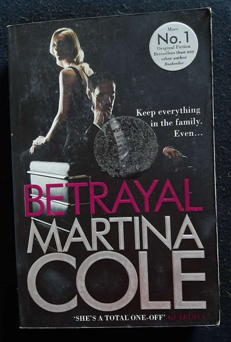 Cole, Martina - Betrayal (Martina Cole)