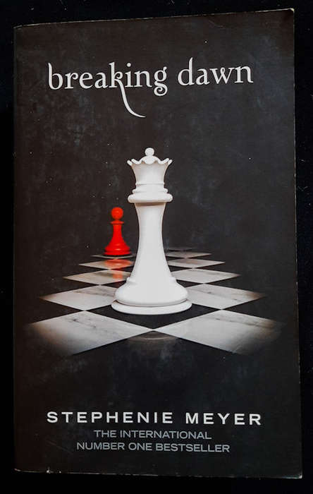 Breaking Dawn (The Twilight Saga #4) (Stephenie Meyer)