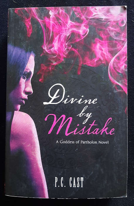 Cast, P.C. - Divine By Mistake (Partholon #1) (P.C. Cast)