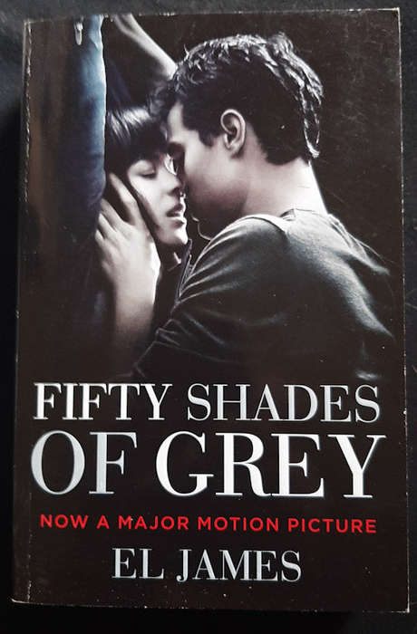 James, E.L. - Fifty Shades Of Grey (Fifty Shades #1) (E.L. James)