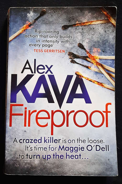 Fireproof (Maggie O'Dell #10) (Alex Kava)