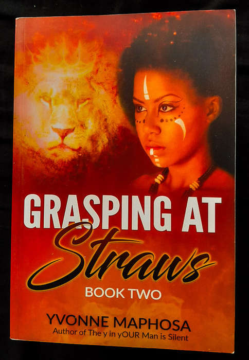 Maphosa, Yvonne - Grasping At Straws - Book 2 (Yvonne Maphosa)