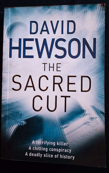 Hewson, David - The Sacred Cut (Nic Costa #3) (David Hewson)