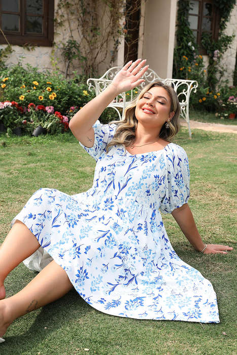 Sky Blue Floral Print Sweetheart Neck Plus Size Midi Dress