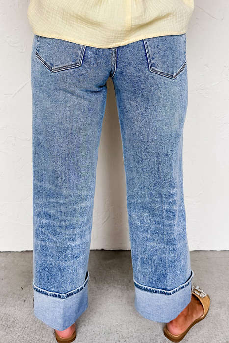 Myosotis Center Seam Cuffed Hem Straight High Waist Jeans