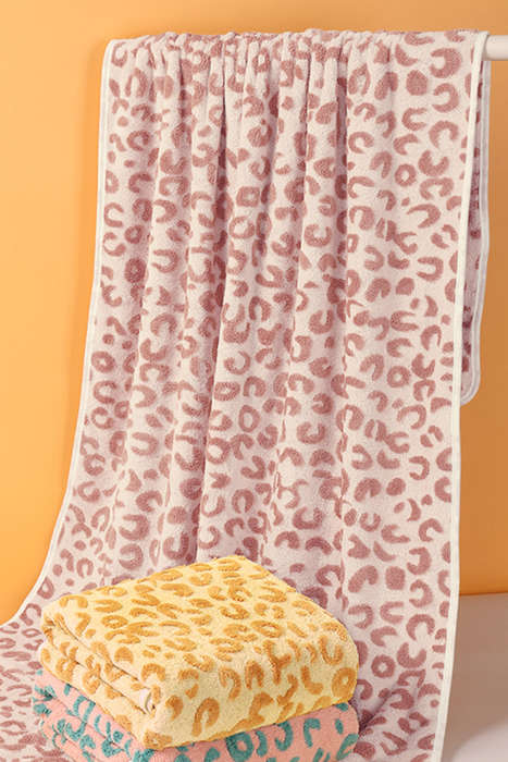 Pink Plush Leopard Pattern Bath Towel