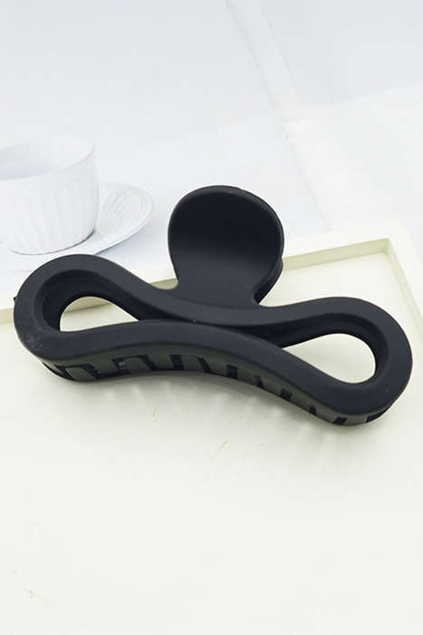 Black Minimalist Wave Shape Matte Hair Claw Clip