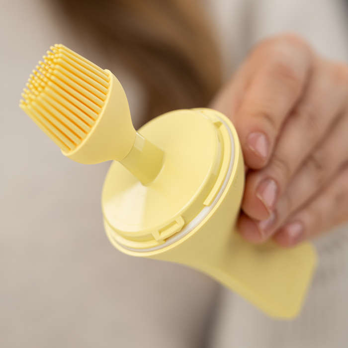 Zuutii Oil Dispenser with Brush