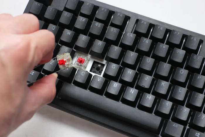 Ducky Keyboard Zero 6108 100% Mechanical Wireless Keyboard; RGB; USB 2.0 / 2.4GHz / BT - Cherry M...